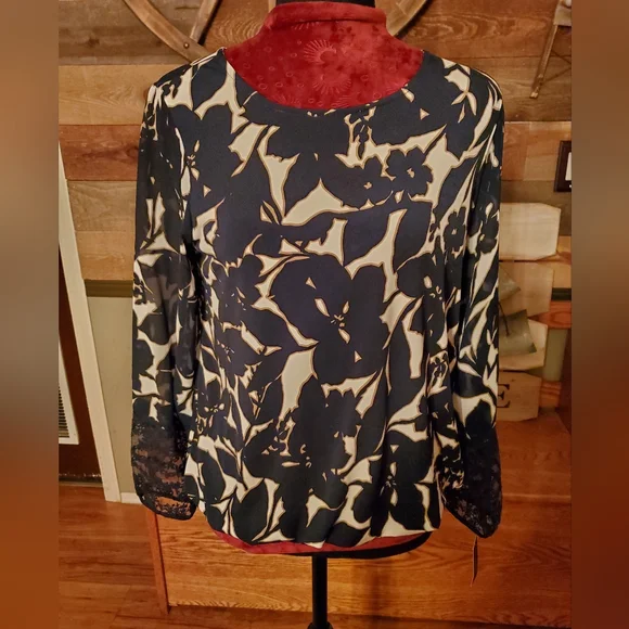 Alfani Navy Blue & White Floral Blouse - Picture 2 of 9